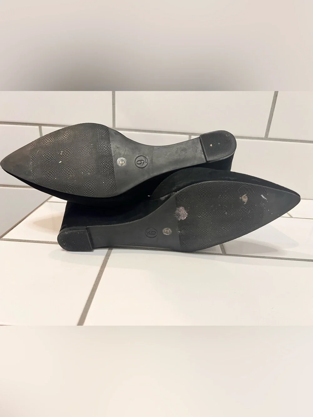 Liz Claiborne Black Faux Suede Pointed Toe Wedge Pumps Heeled Ankle Strap Sz 9